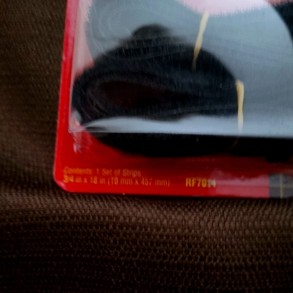 Scotch 3M RF70011 Fabric Fasteners 1 set of Strips Long, 3/4 x 18, Black - Picture 2 of 7